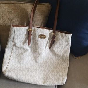 Michael Kors leather purse